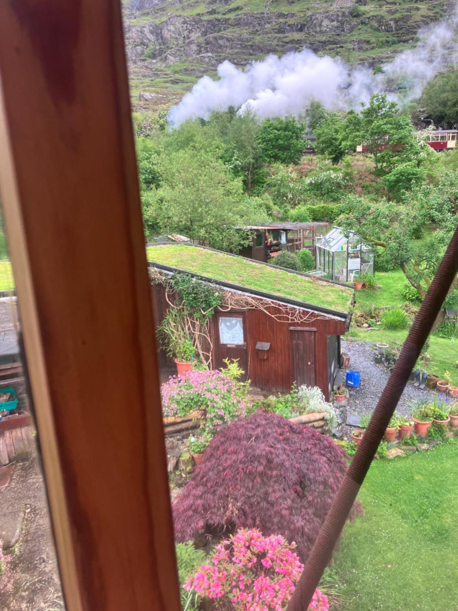 Bryn Elltyd Eco House Pensionat Blaenau Ffestiniog Eksteriør billede